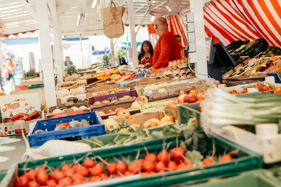 Wochenmarkt & Bauernmarkt im Zentrum von Deggendorf
