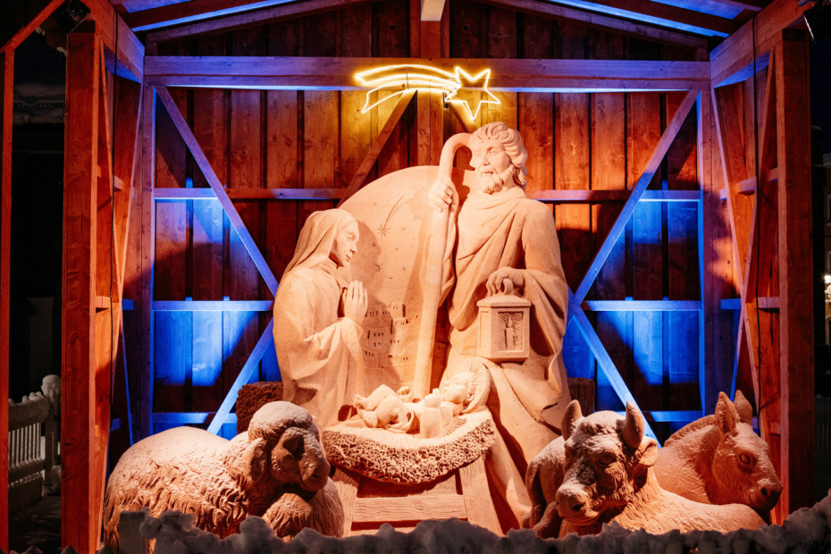 Sandkrippe_Stadtmarketing Deggendorf (4) 30 Tonnen Sand sind im dem atemberaubenden Kunstwerk von Jiří Kašpar verbaut
